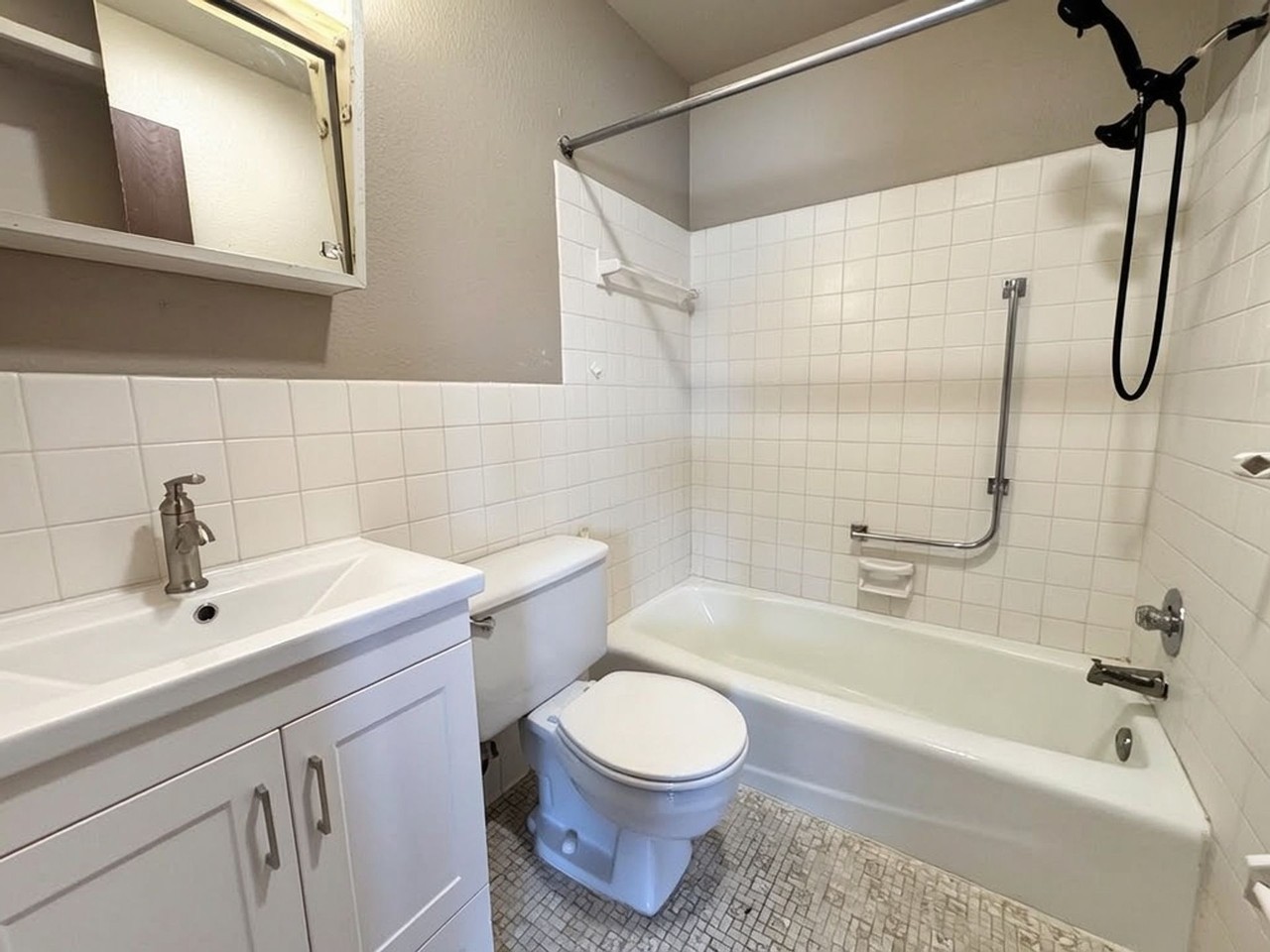 1429 Case Ave - Photo 7 of 7