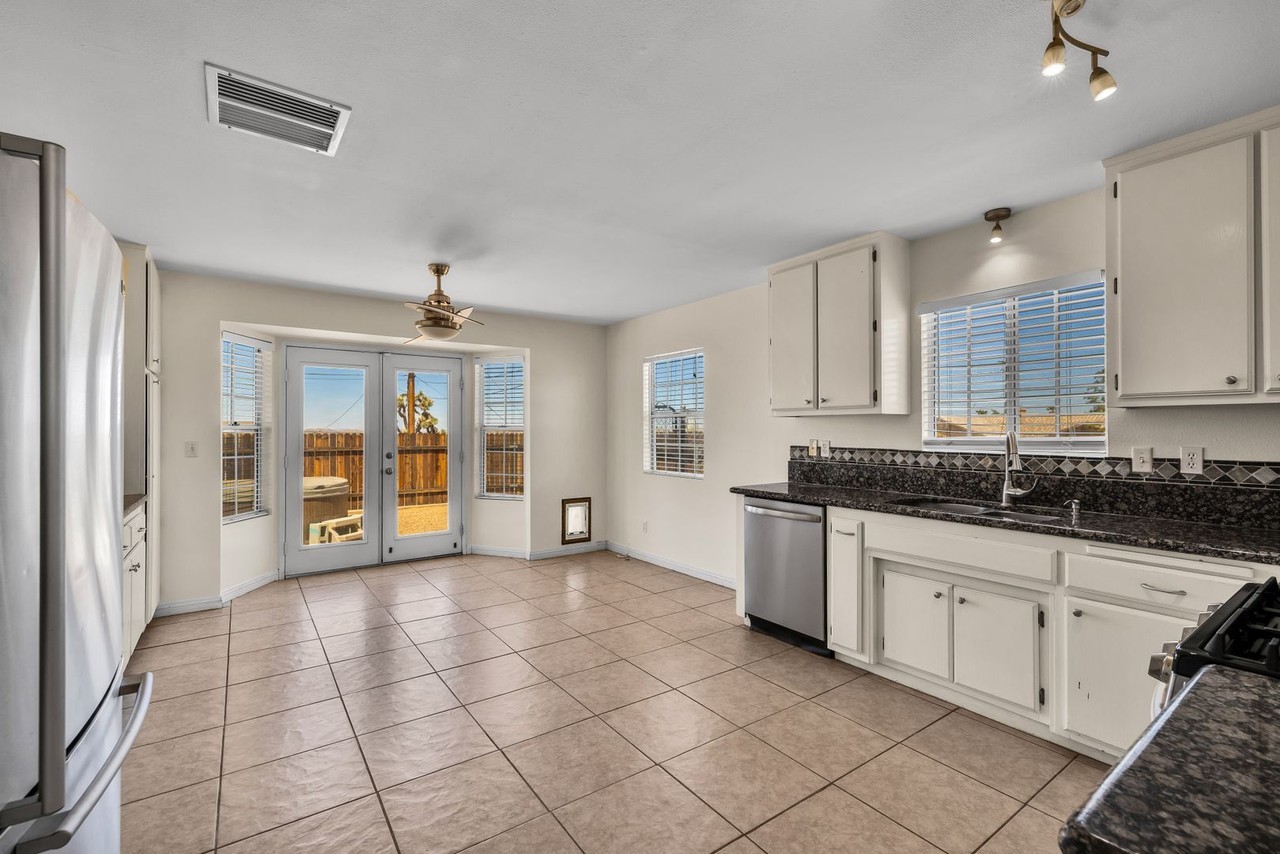 58832 Natoma Trl - Photo 3 of 15