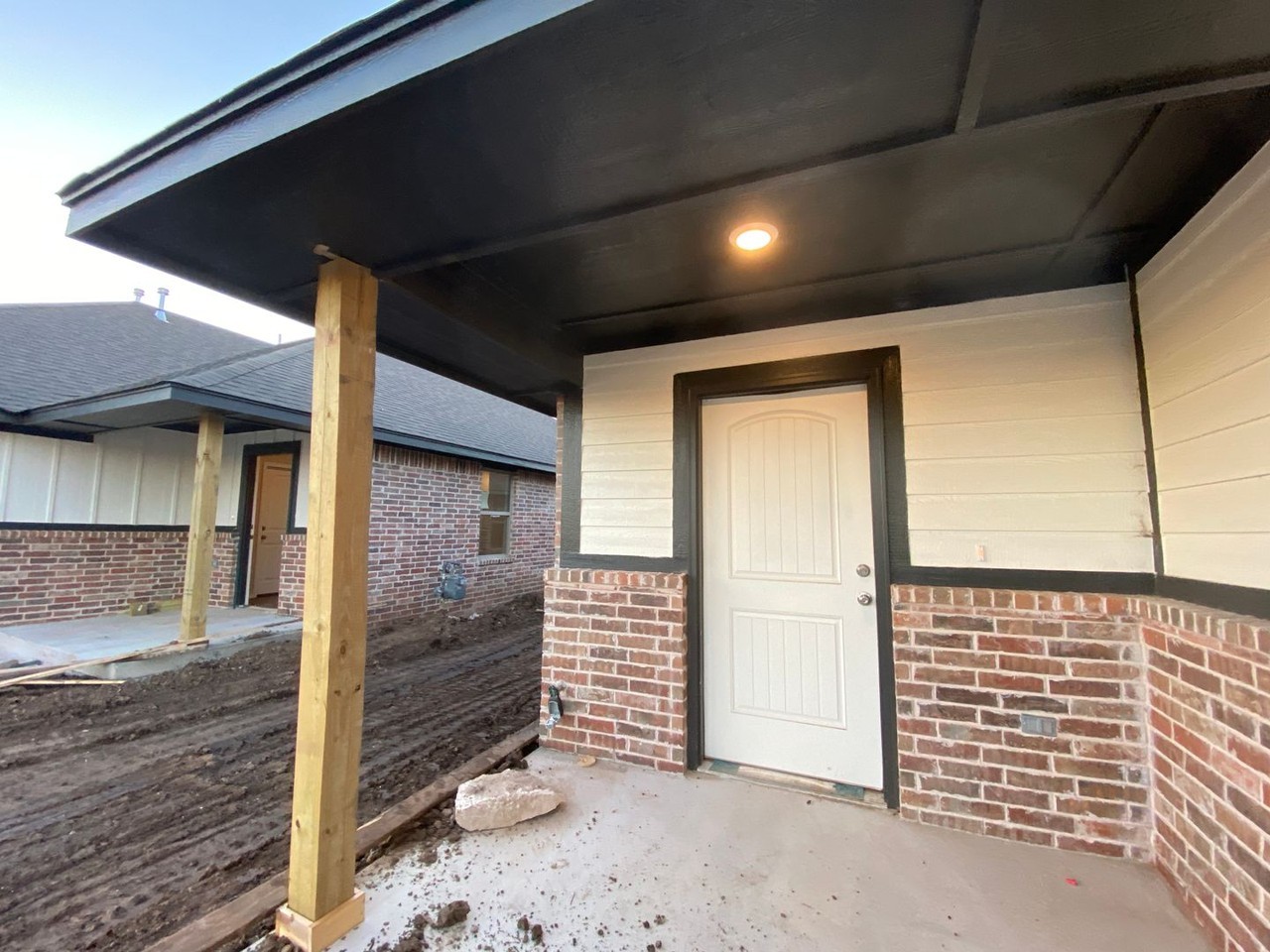 10904 Nw 119th St - Photo 2 of 25