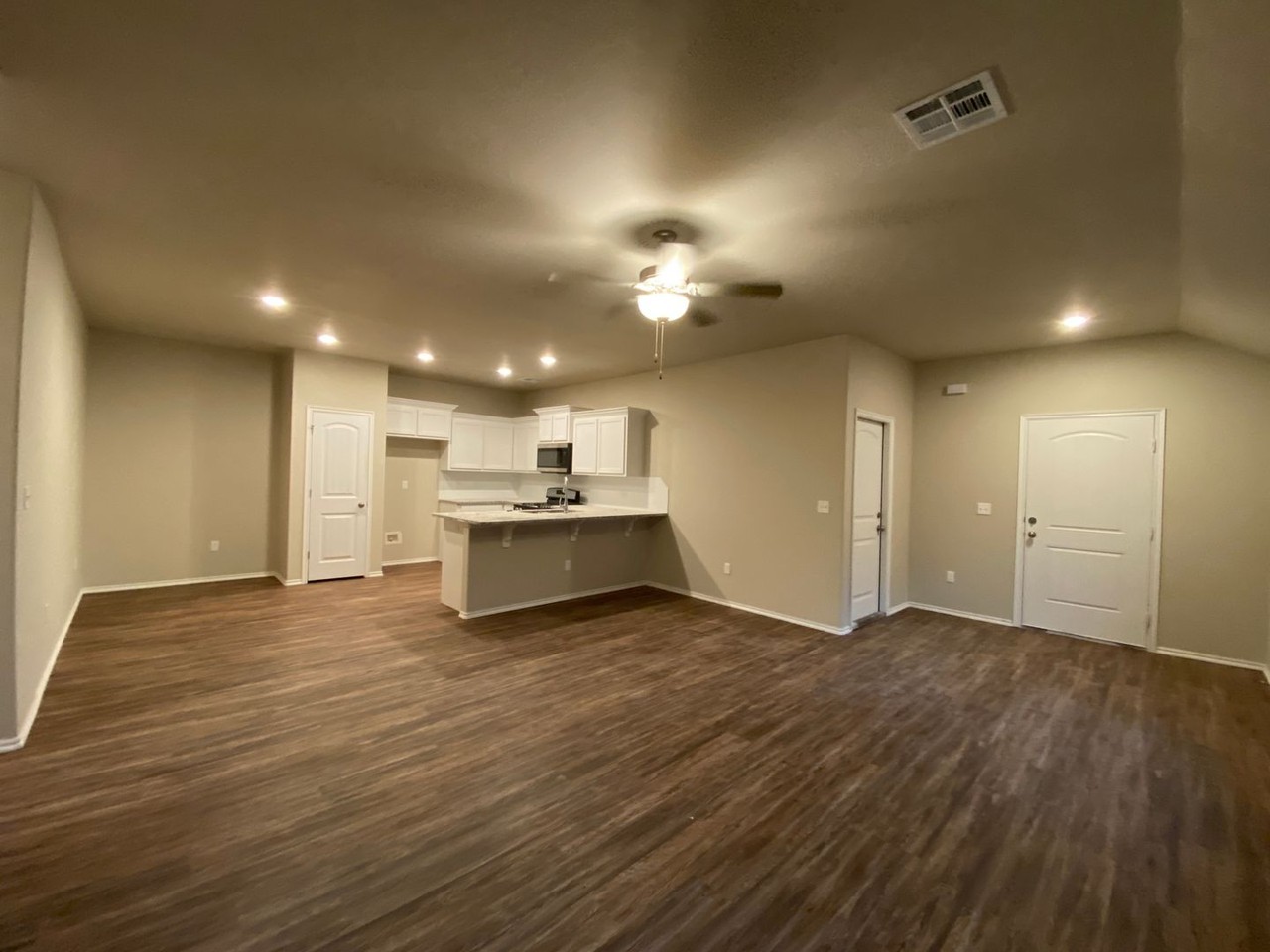 10904 Nw 119th St - Photo 7 of 25