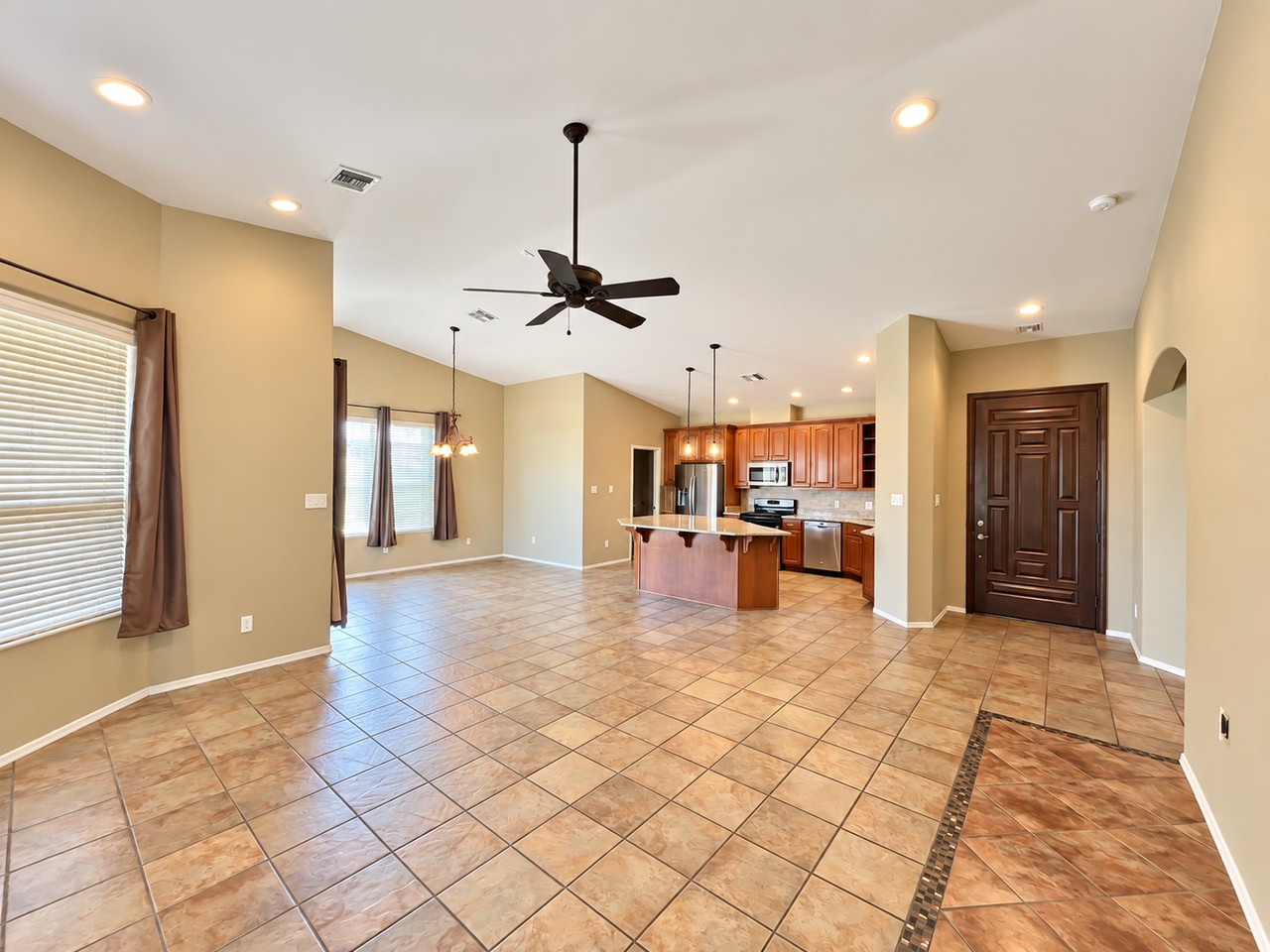 2546 S View Pkwy - Photo 2 of 33