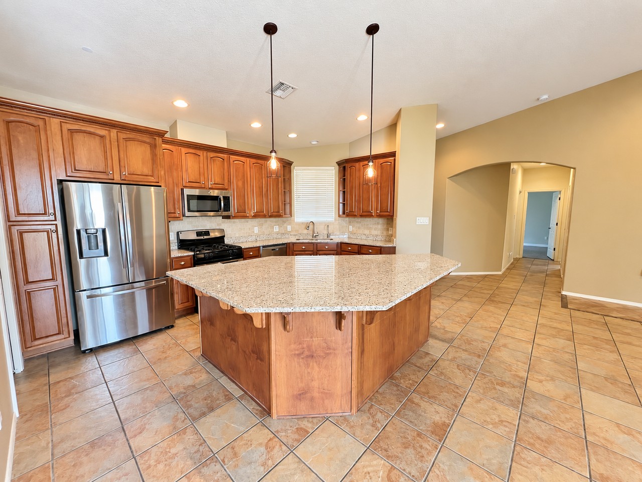 2546 S View Pkwy - Photo 6 of 33