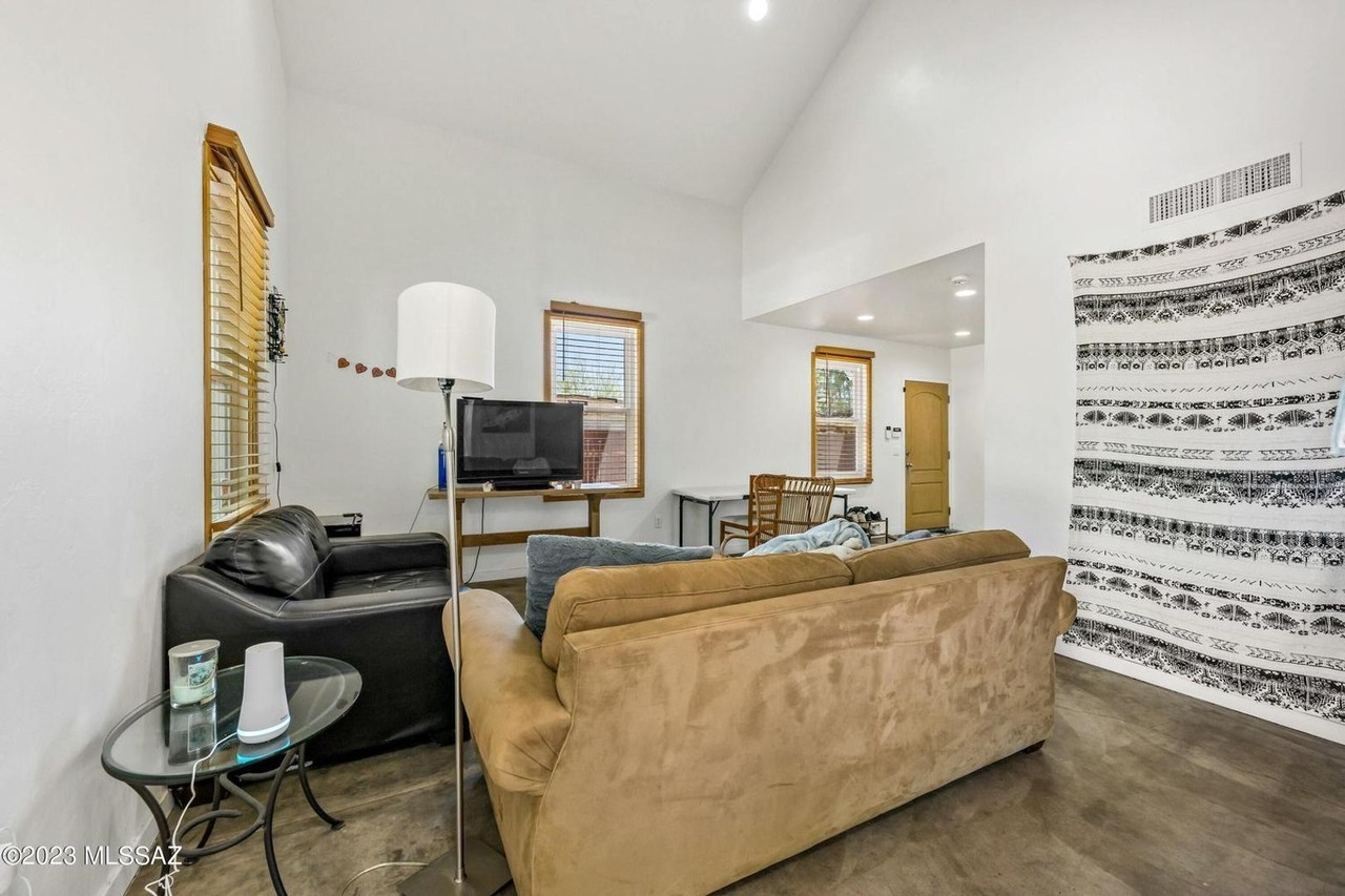525 N Jacobus Ave - Photo 4 of 25