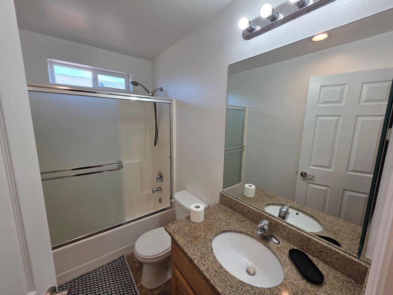 4562 Spaight Way - Photo 7 of 19