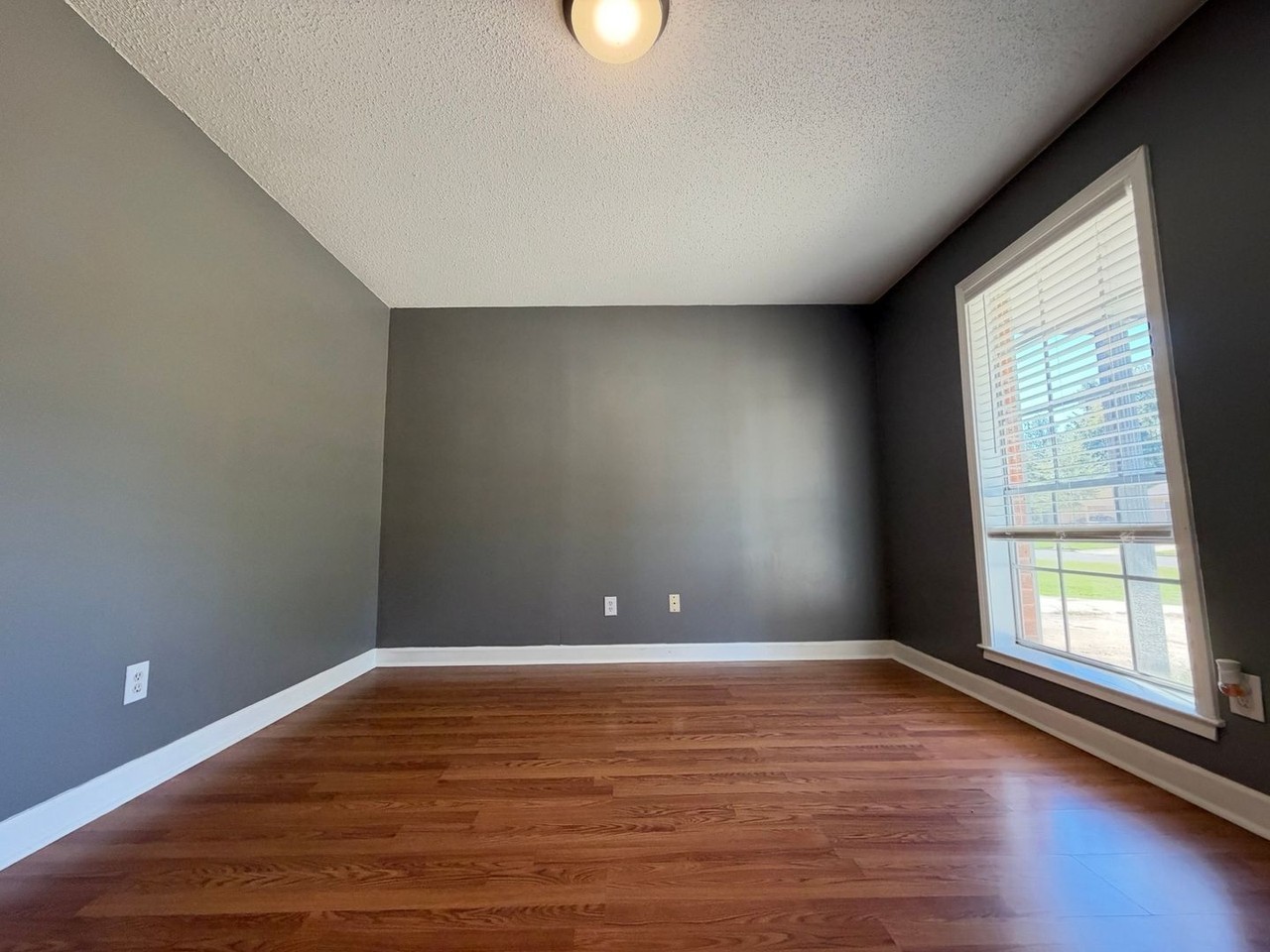 6460 Forest Glen Dr - Photo 2 of 8