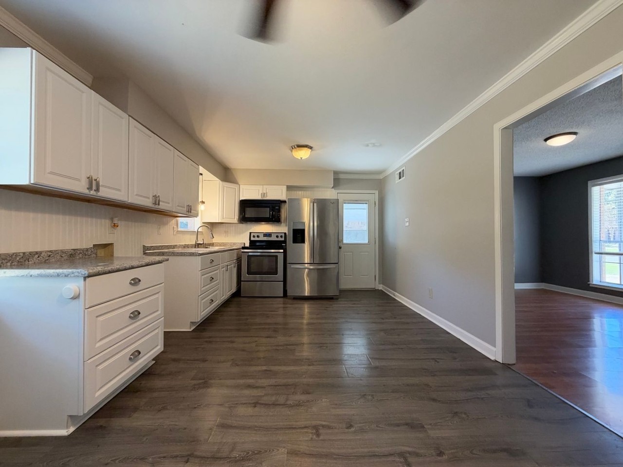 6460 Forest Glen Dr - Photo 3 of 8