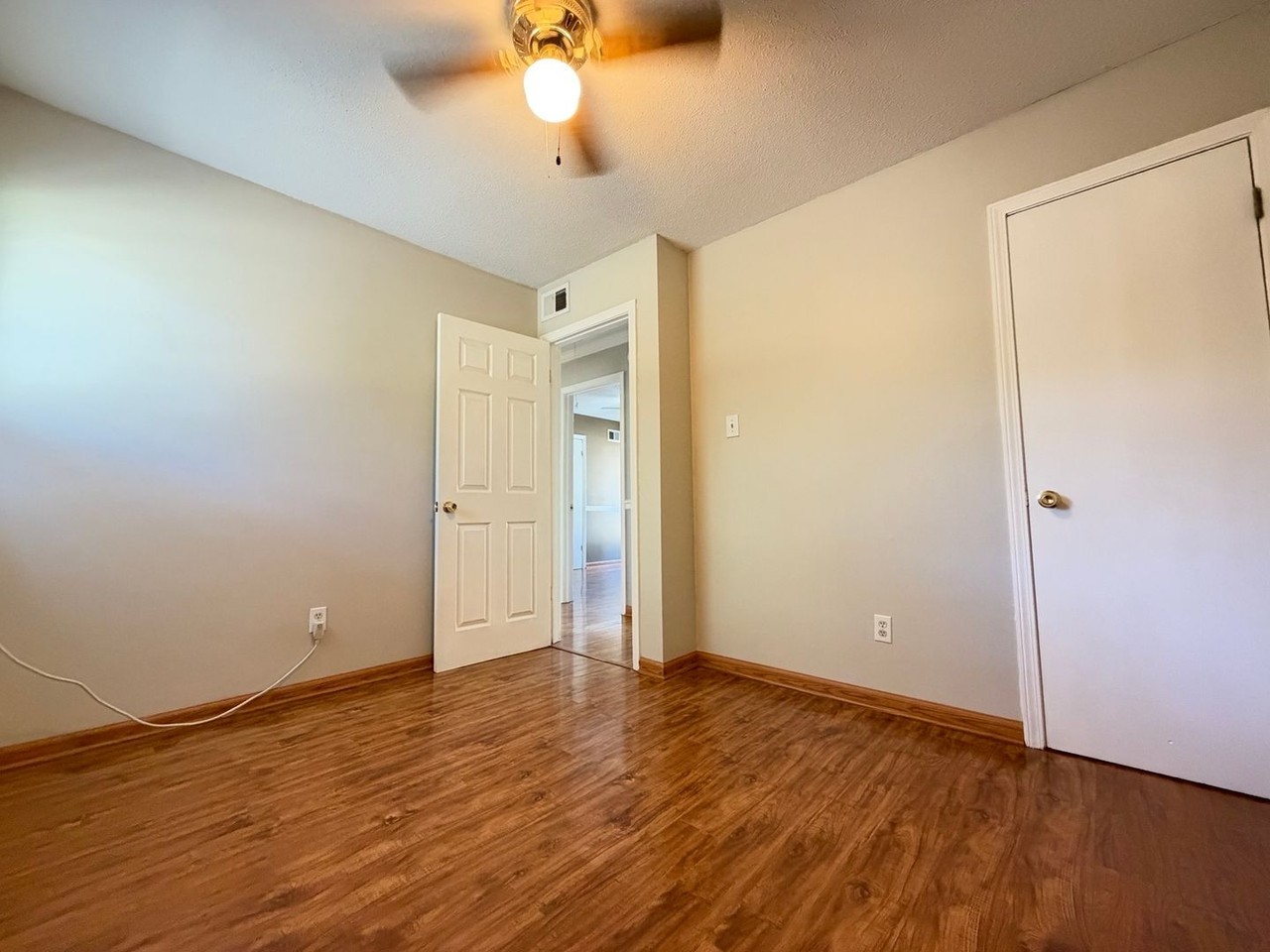 6460 Forest Glen Dr - Photo 4 of 8