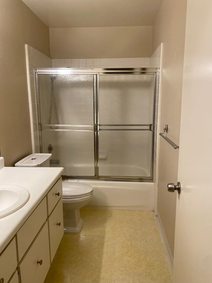 217 Whitney Ct - Photo 6 of 36