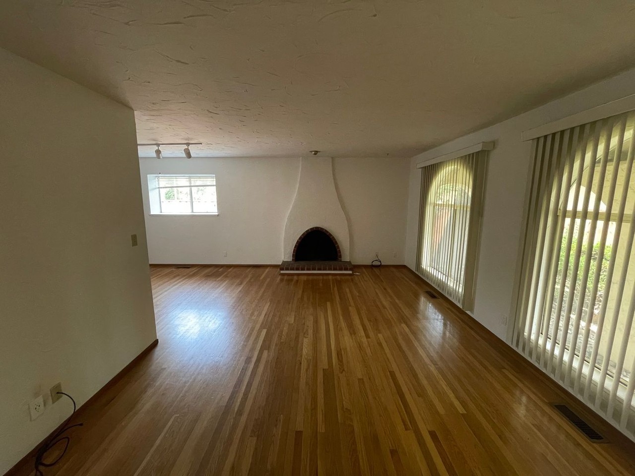 1182 Crespi Dr - Photo 2 of 20