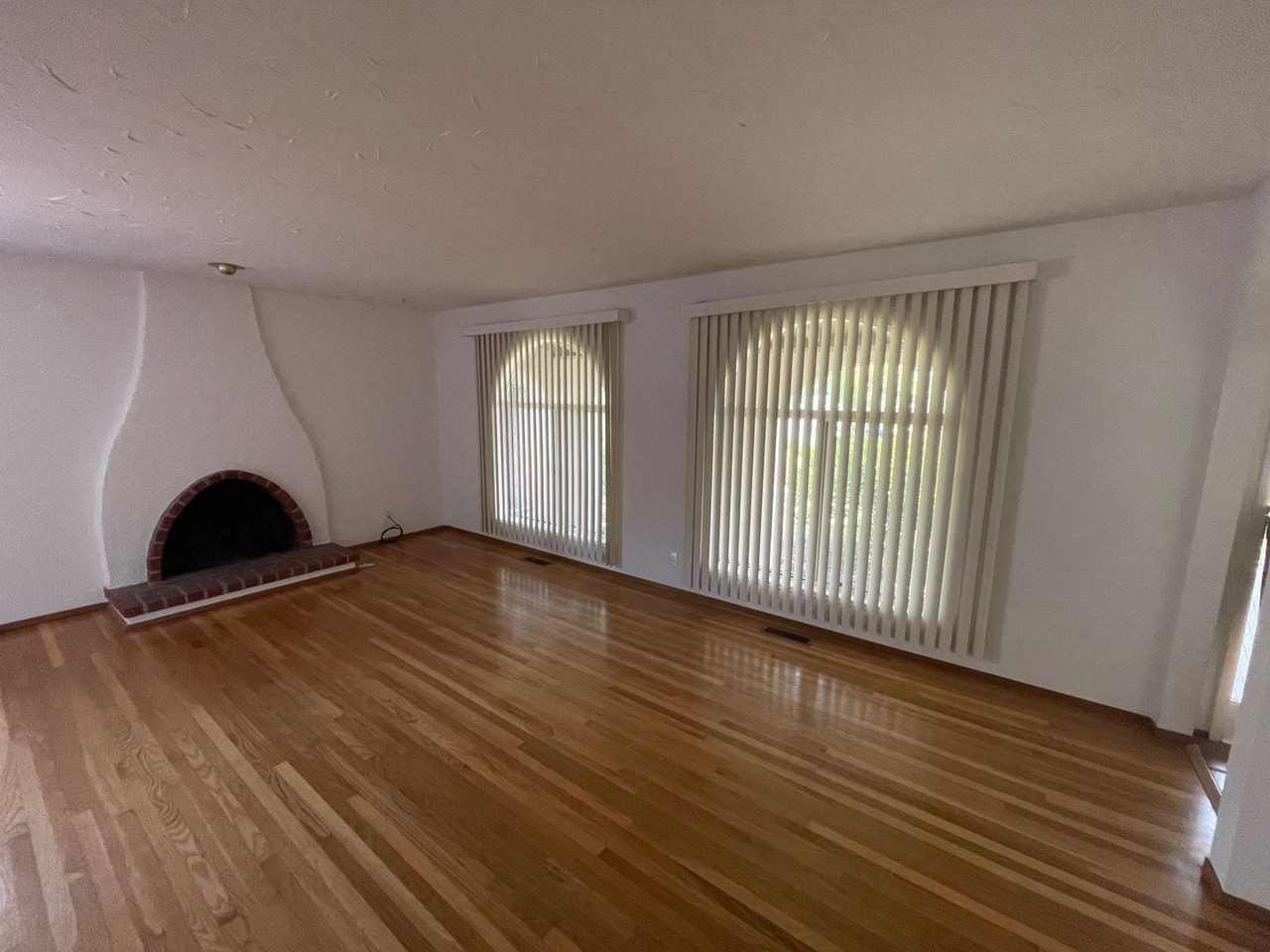 1182 Crespi Dr - Photo 4 of 20
