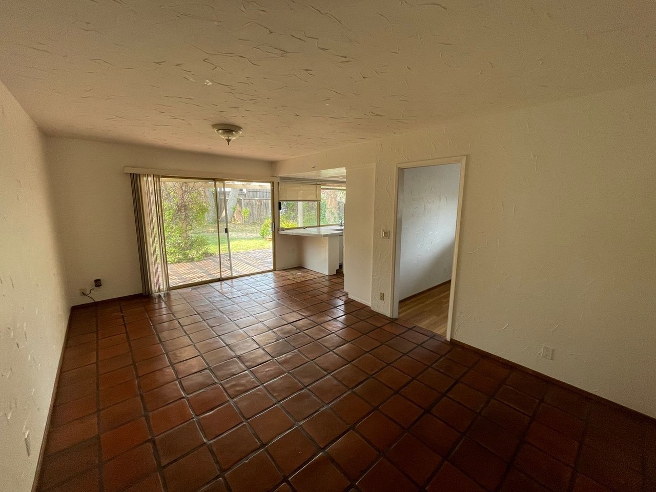 1182 Crespi Dr - Photo 6 of 20