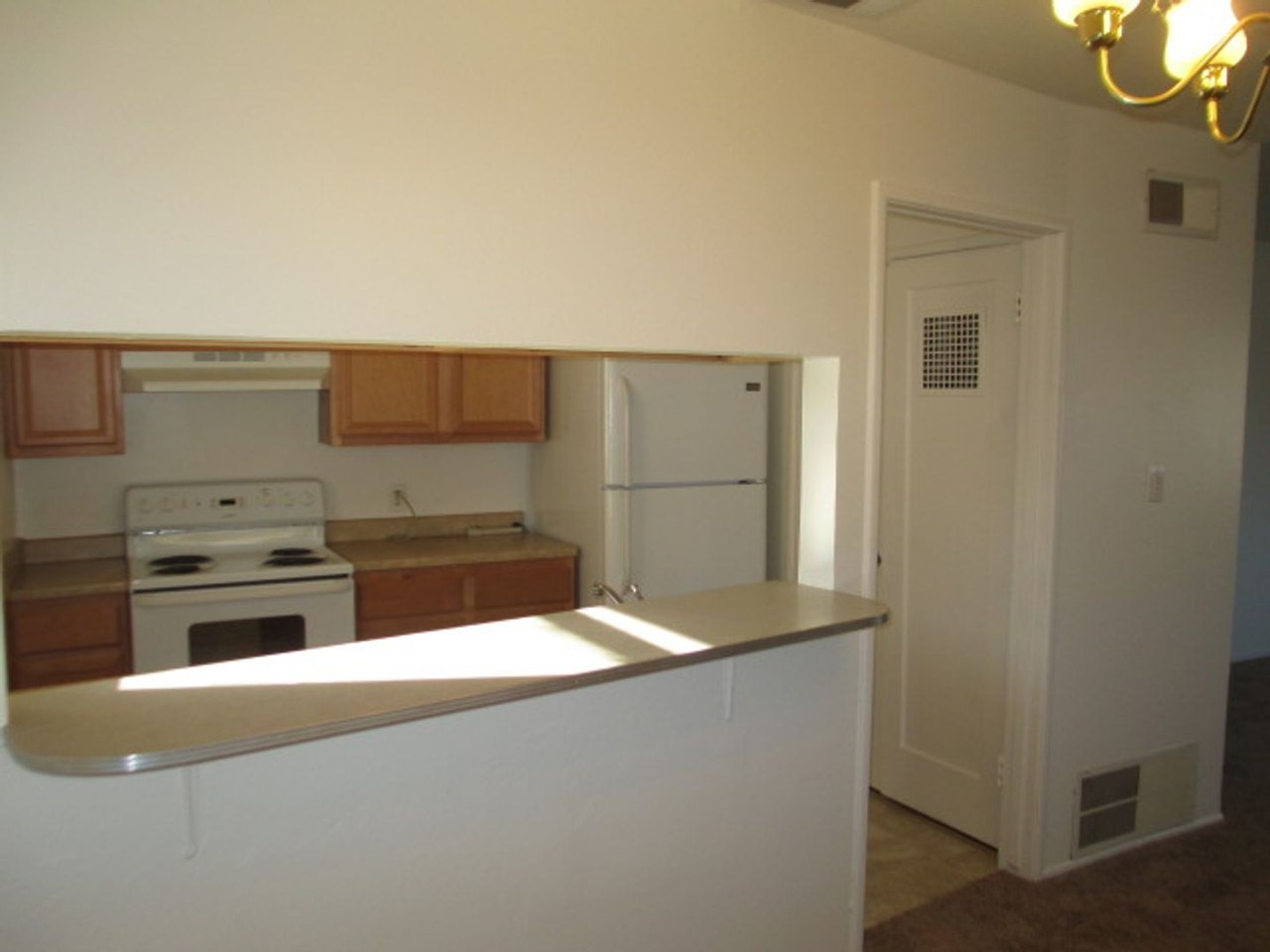 1117 Amberwood Rd - Photo 7 of 12
