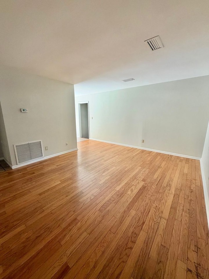 101 Rivera Dr - Photo 5 of 38