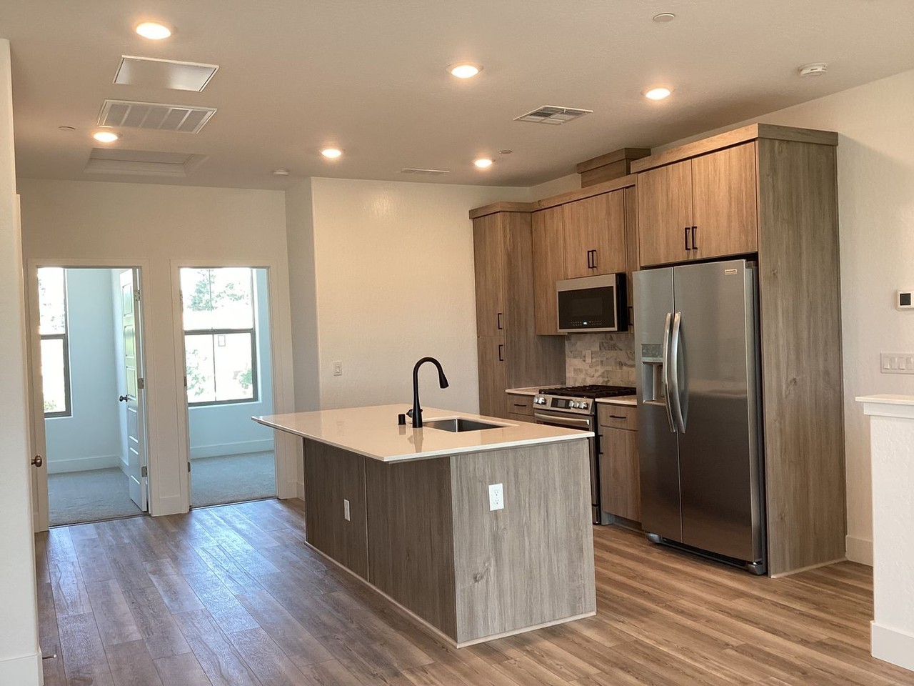 652 W Mahogany Ln - Photo 5 of 50