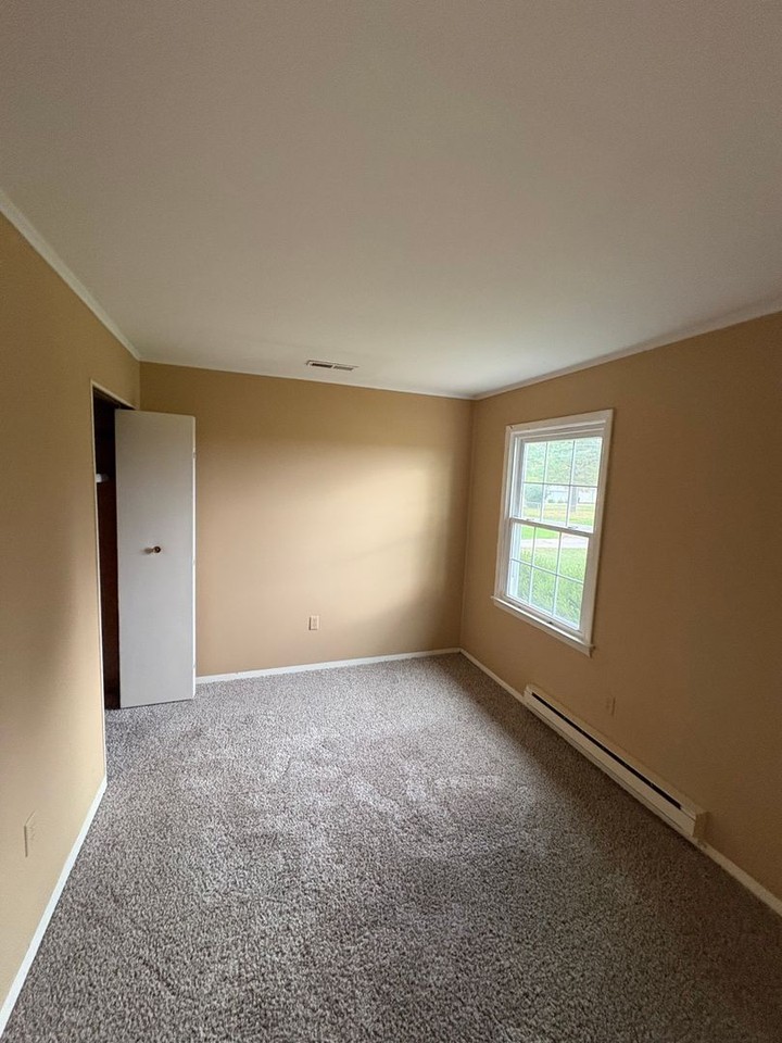 213 W Ash St - Photo 5 of 12