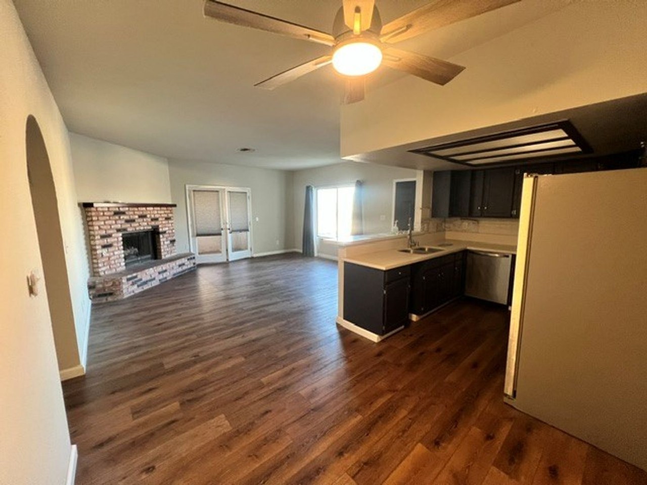 1404 Santa Margarita St #F - Photo 3 of 14