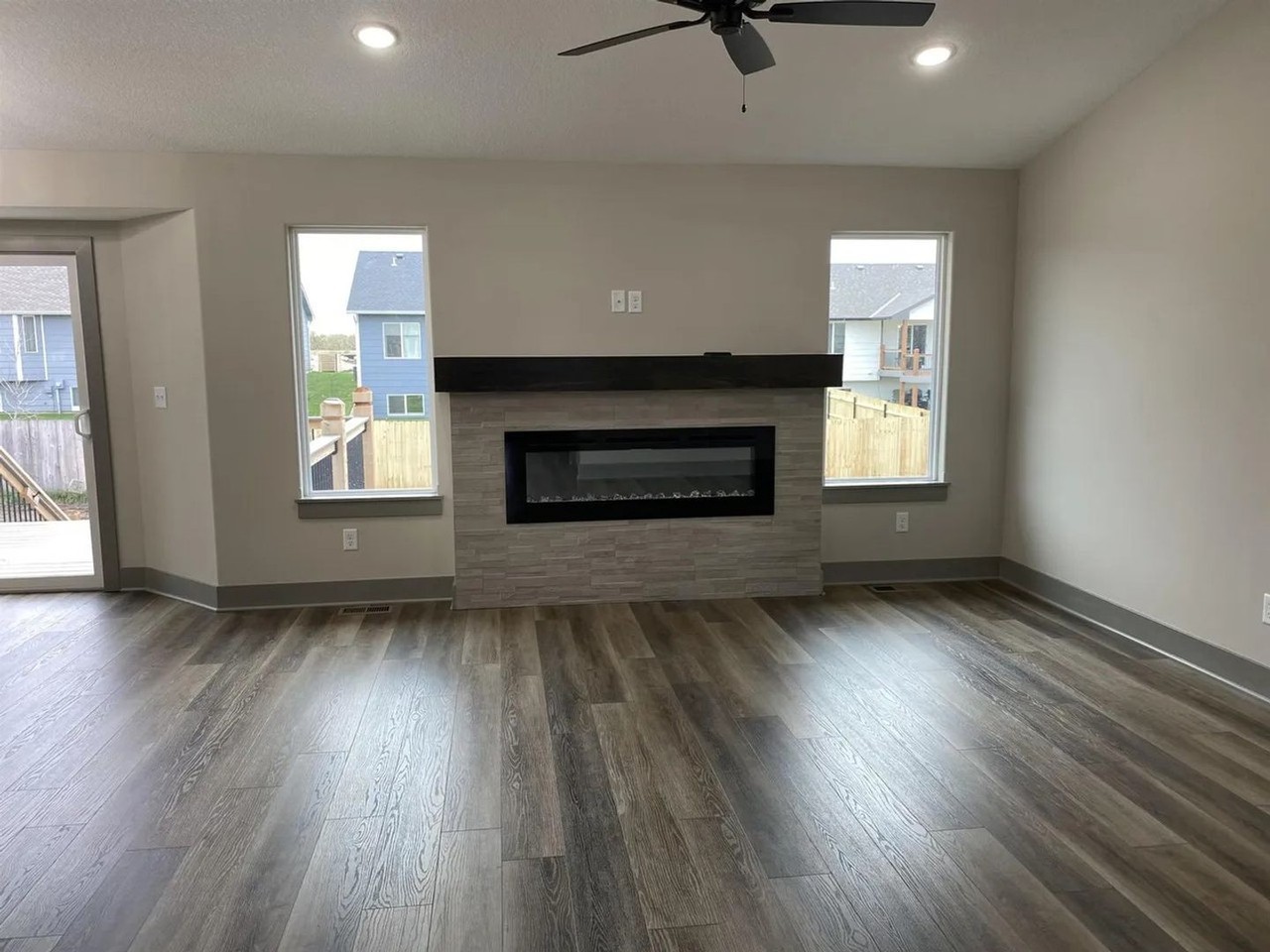 8585 E Chris St - Photo 4 of 15