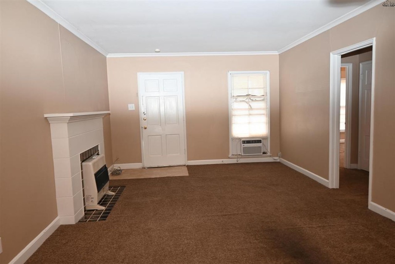 2214 Fillmore St - Photo 4 of 23