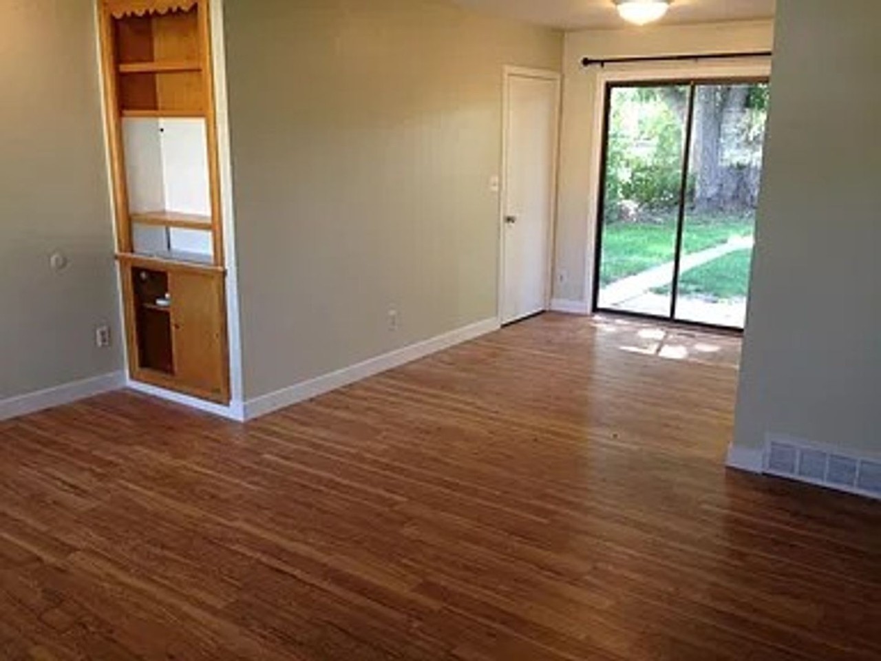 304 Annabel Ln - Photo 2 of 5