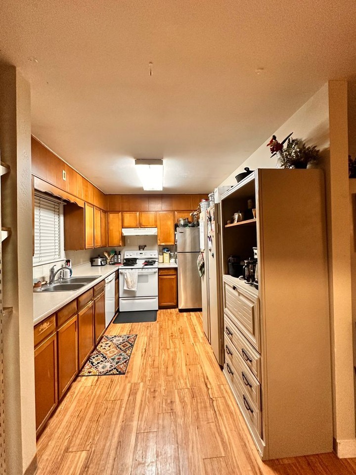 304 Annabel Ln - Photo 3 of 5