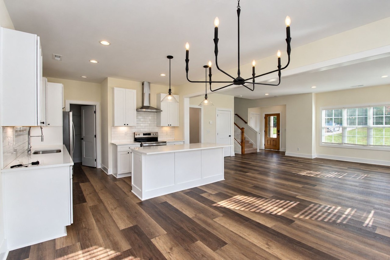 540 Cora Rd - Photo 6 of 26