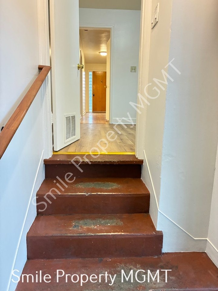 11414 Se Powell Blvd - Photo 7 of 20