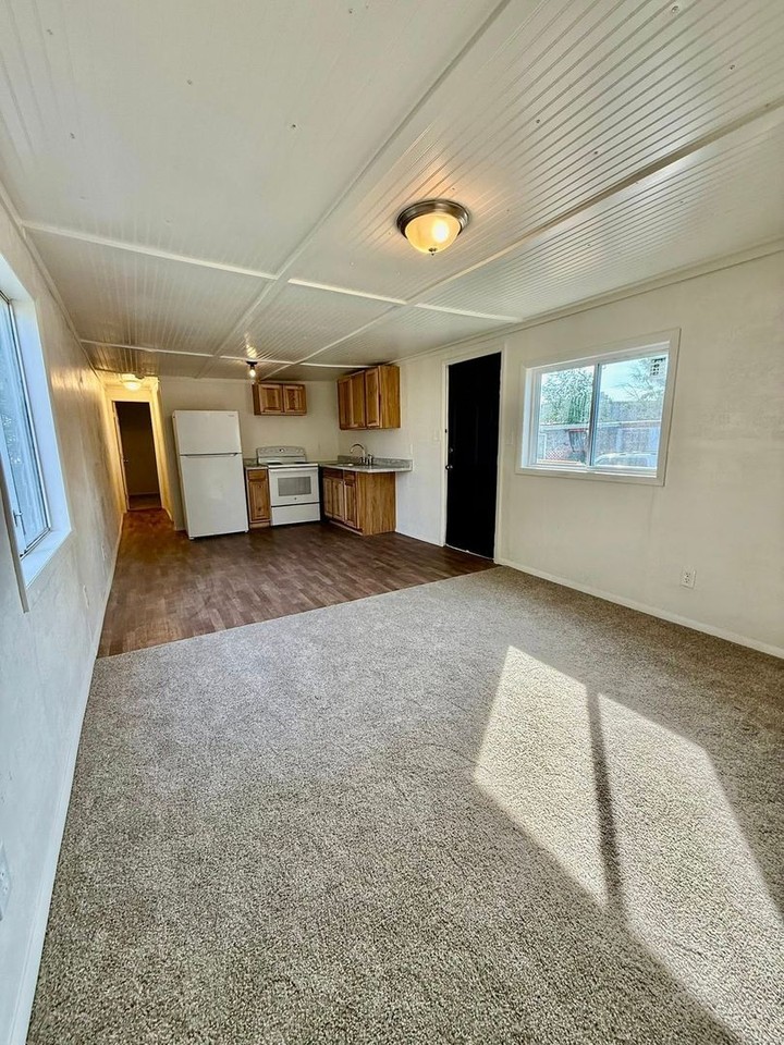 424 Industrial Ln - Photo 6 of 12