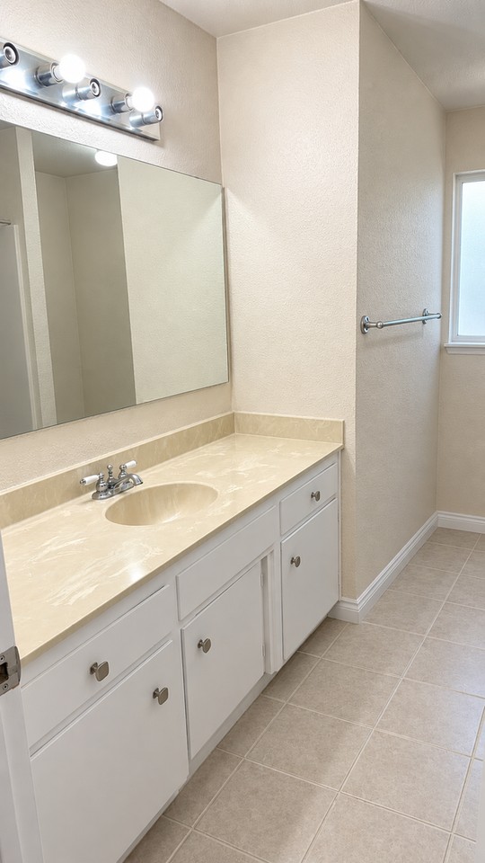 2513 Tallent Dr - Photo 4 of 5