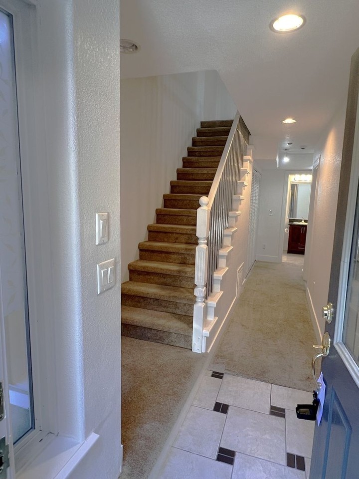 19559 Meekland Ave - Photo 2 of 26