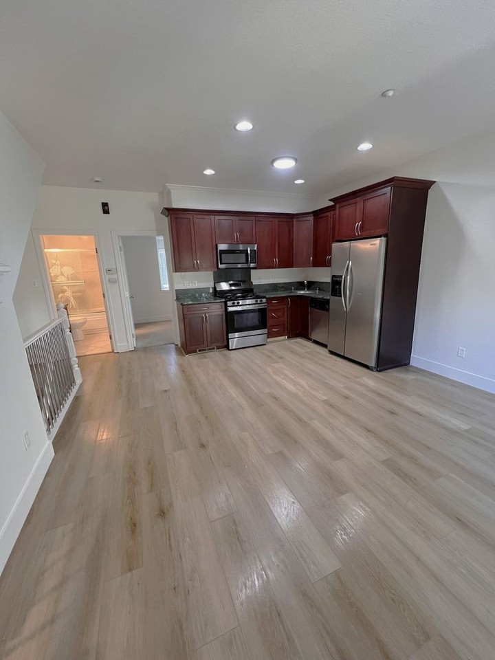 19559 Meekland Ave - Photo 6 of 26
