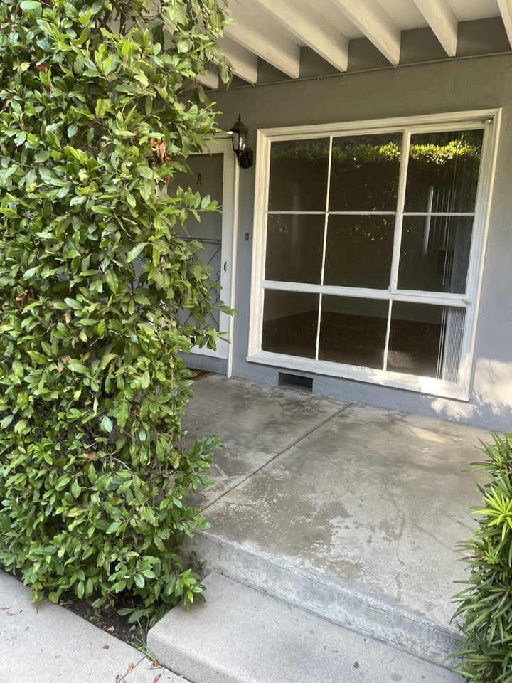 1112 Fremont Ave - Photo 2 of 16