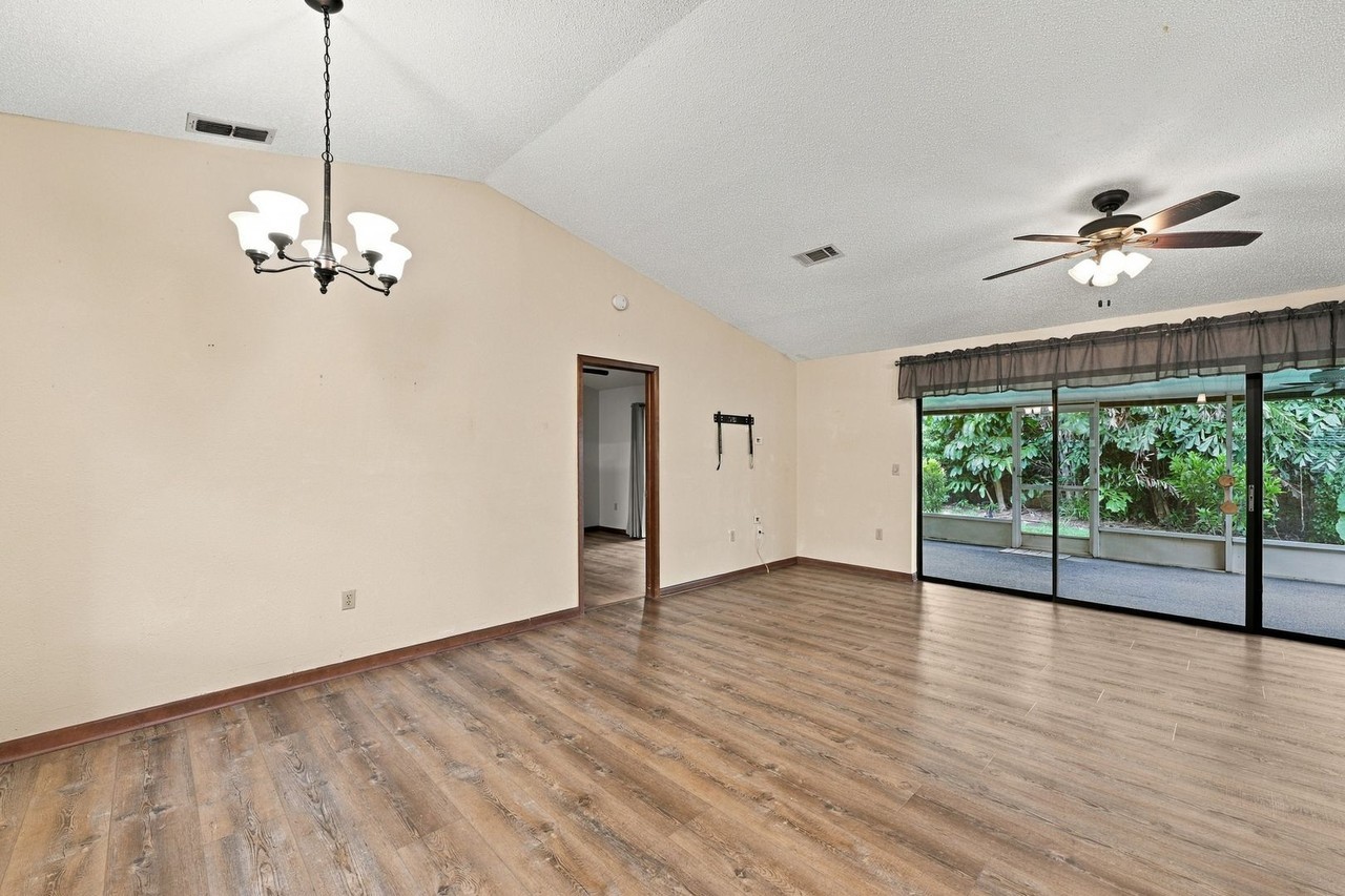 3313 Briarwood Cir - Photo 5 of 34