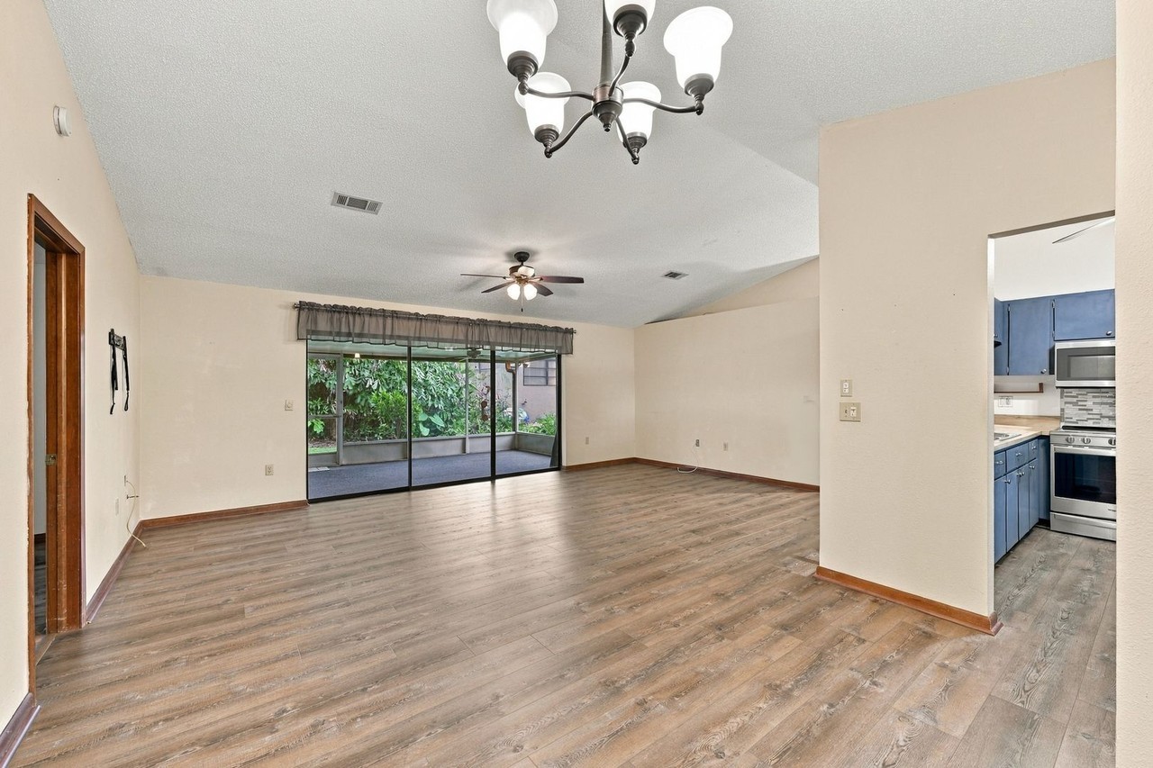 3313 Briarwood Cir - Photo 6 of 34