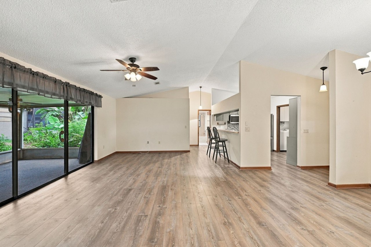 3313 Briarwood Cir - Photo 7 of 34