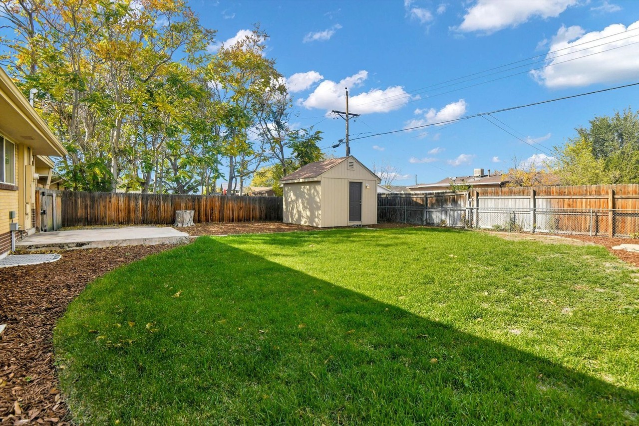 5781 E 68th Ave - Photo 7 of 32