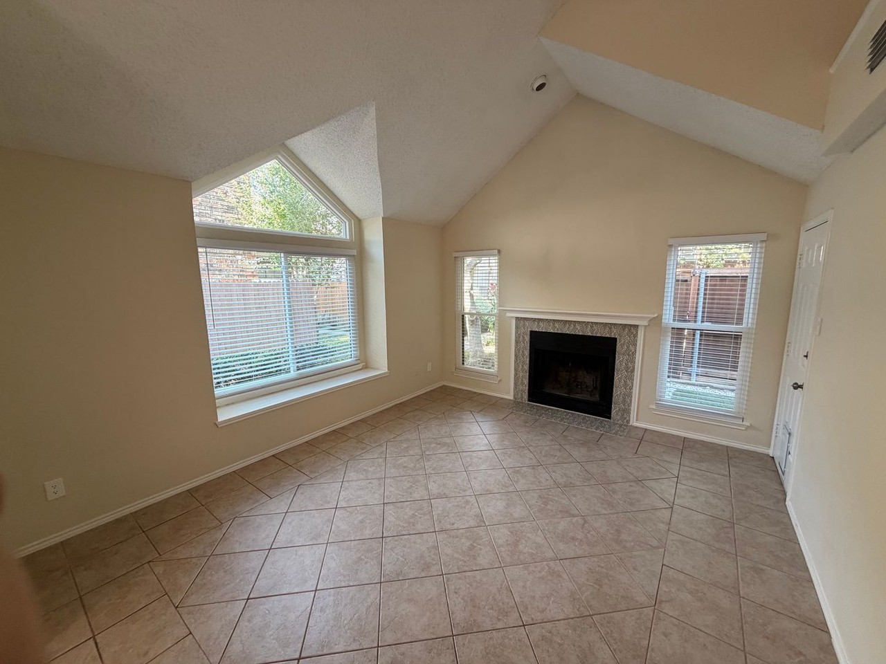 449 Harris St #103H - Photo 3 of 6