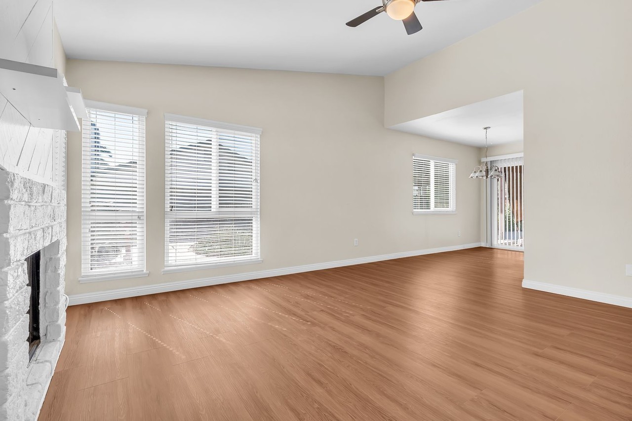 9934 Poplar Avenue - Photo 4 of 30