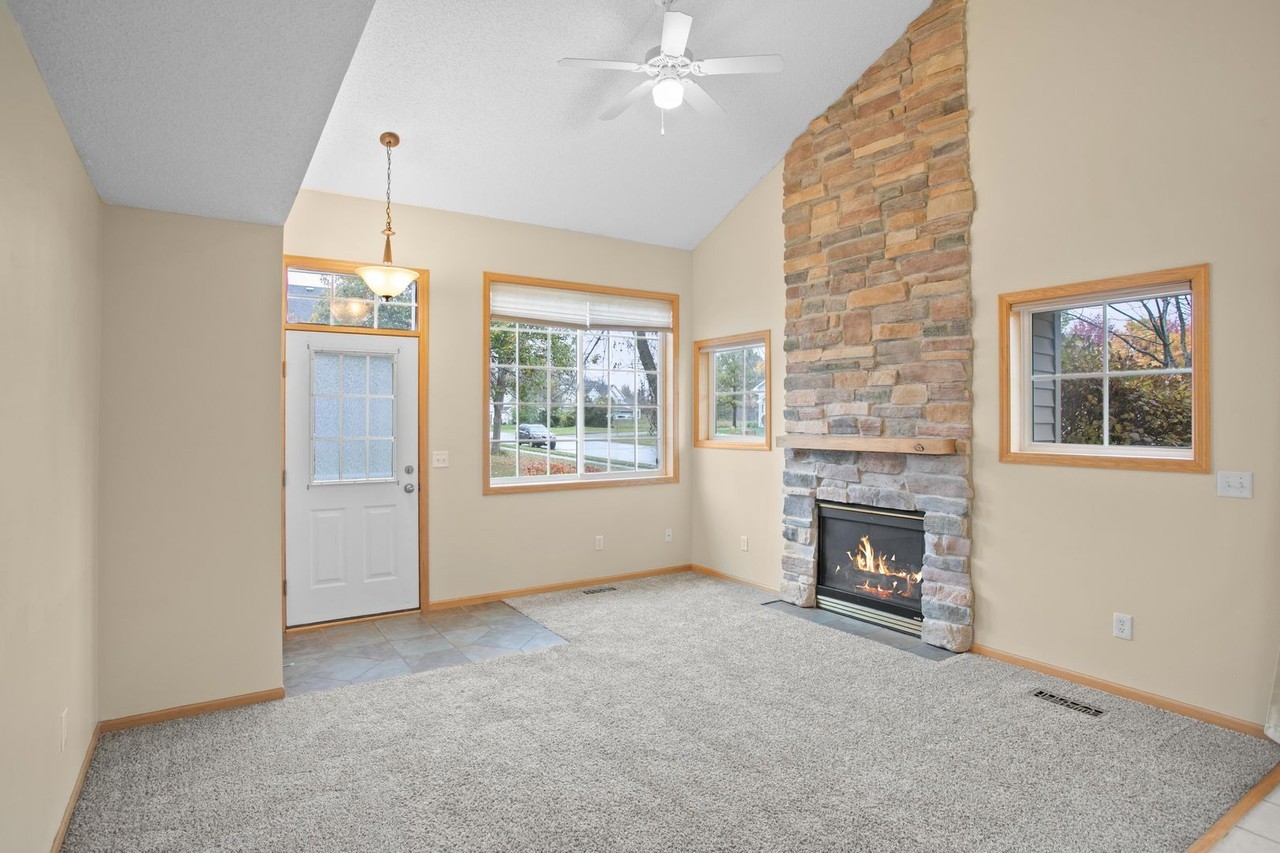 18018 Vance Cir Nw - Photo 2 of 16