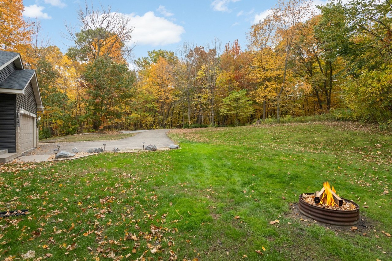 6895 Hillendale Rd Nw - Photo 2 of 12