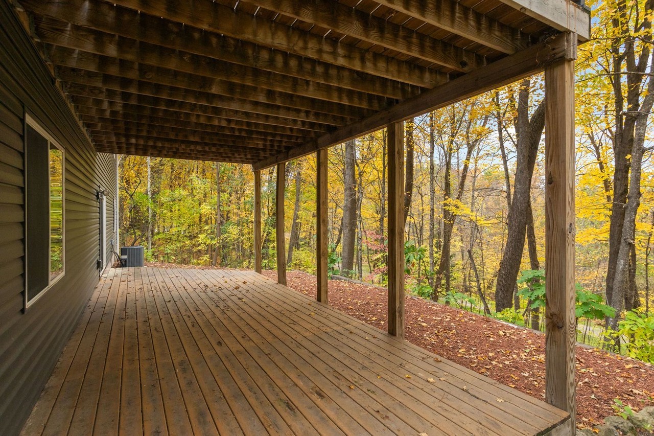 6895 Hillendale Rd Nw - Photo 3 of 12