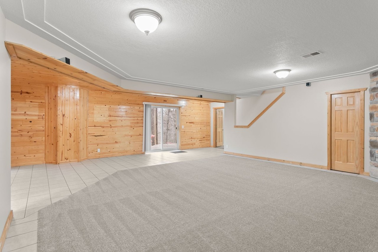 6895 Hillendale Rd Nw - Photo 6 of 12