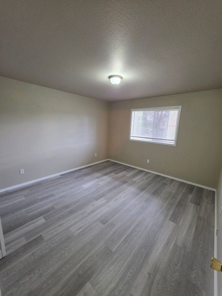 15064 N Anthony St - Photo 2 of 22