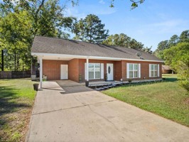 featured image of 1425 Bilbo St