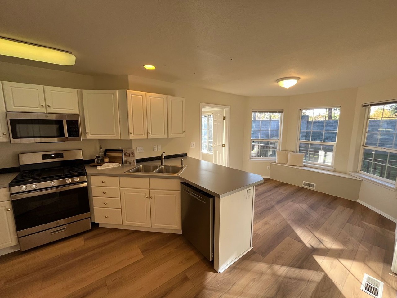 3389 Ne Stonebrook Loop - Photo 5 of 21