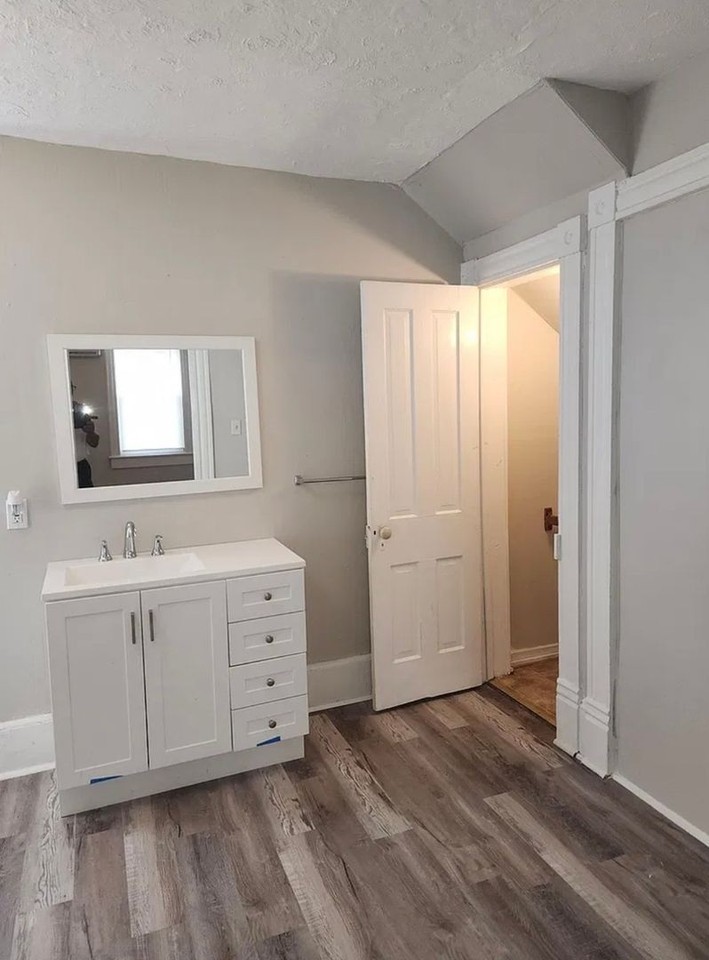 1405 Oakdale Ave - Photo 3 of 12