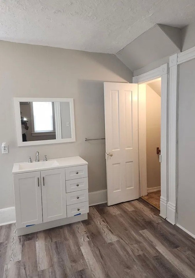 1405 Oakdale Ave - Photo 5 of 12