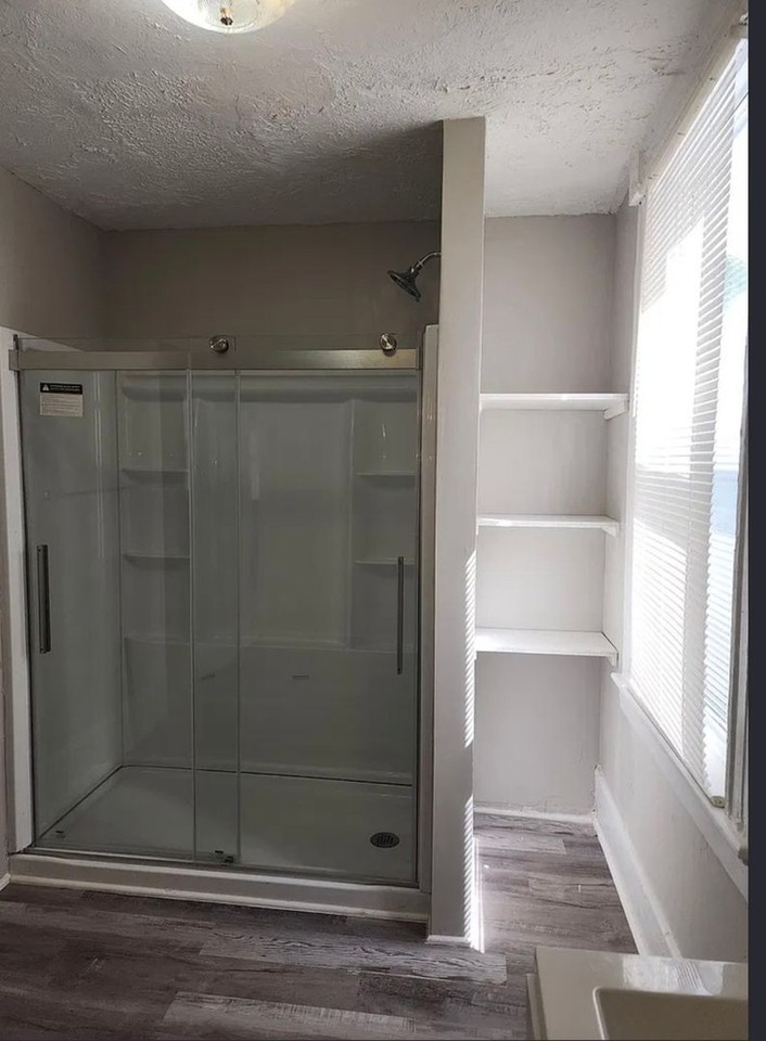 1405 Oakdale Ave - Photo 6 of 12