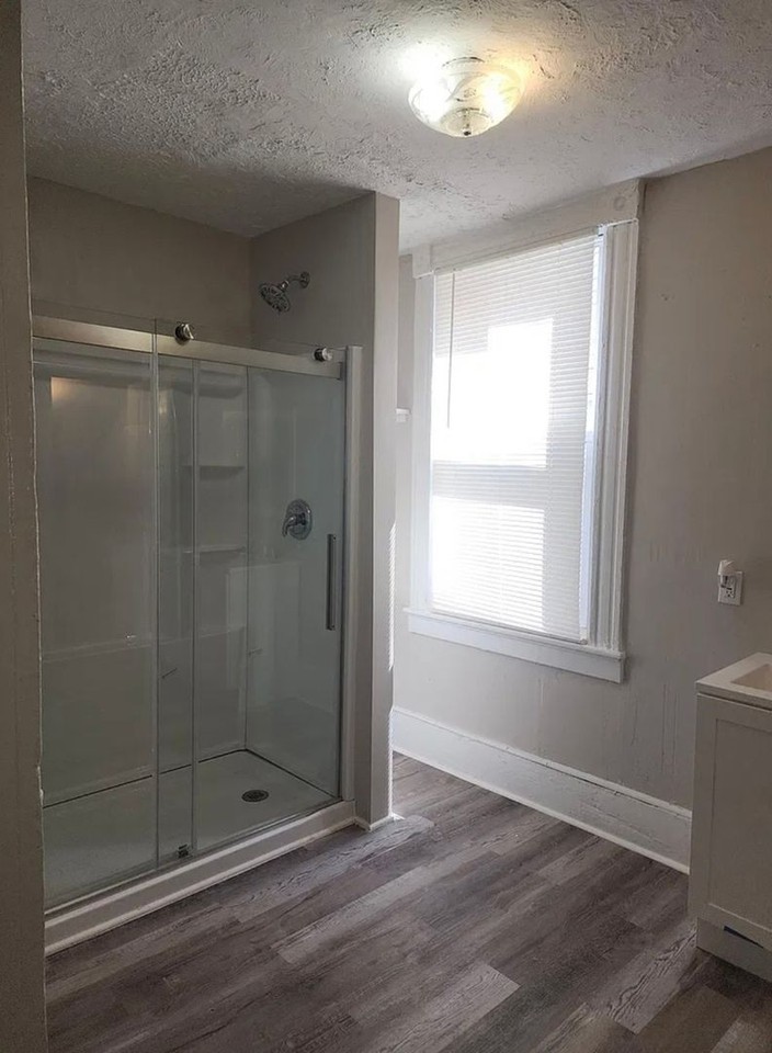 1405 Oakdale Ave - Photo 7 of 12
