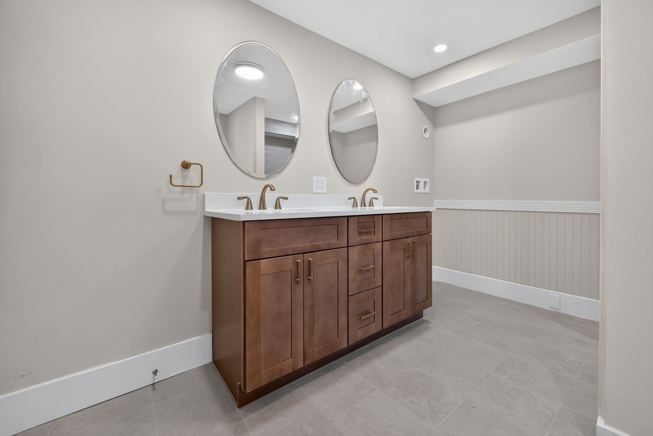 668 Main St - Photo 2 of 48