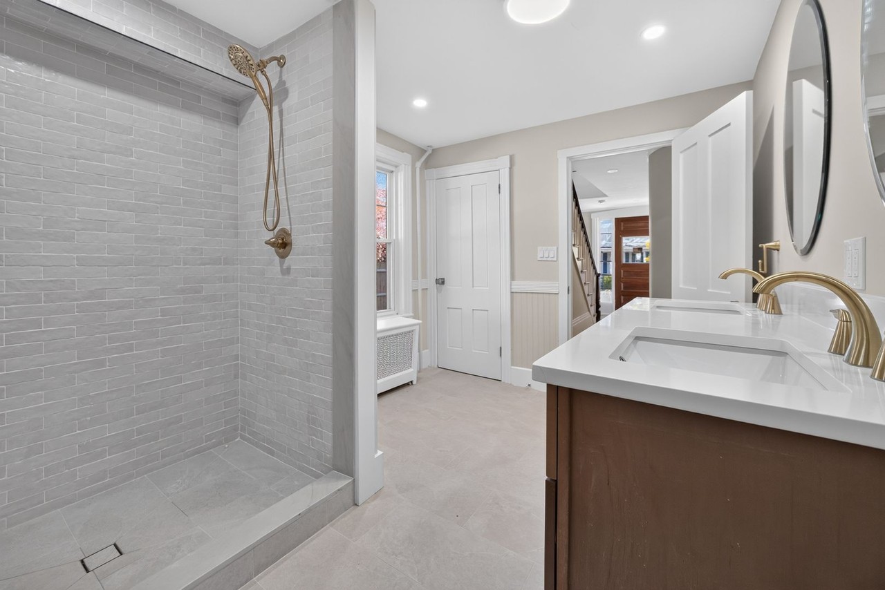 668 Main St - Photo 3 of 48
